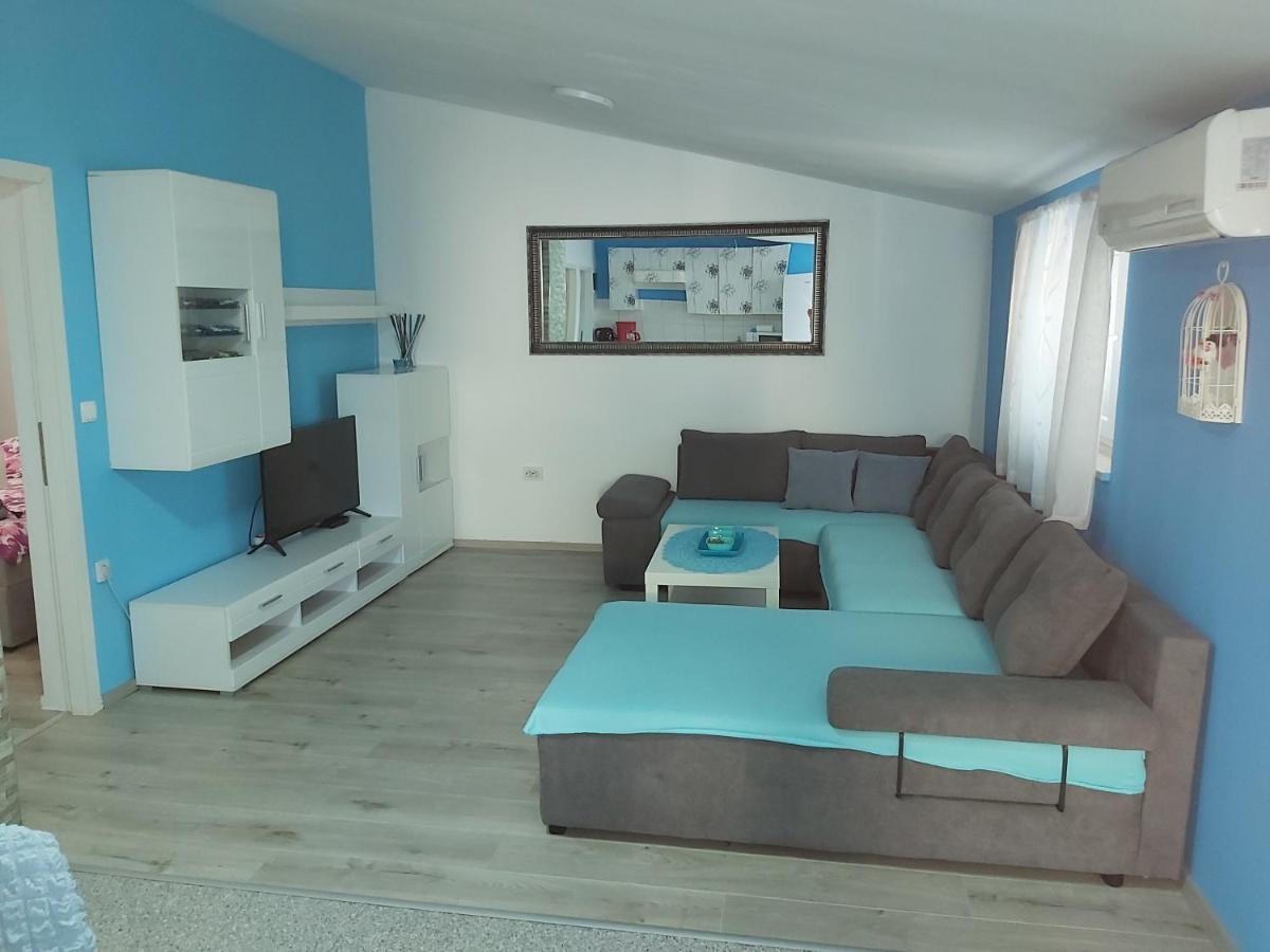 Apartament Apartman Ana Štinjan Zewnętrze zdjęcie