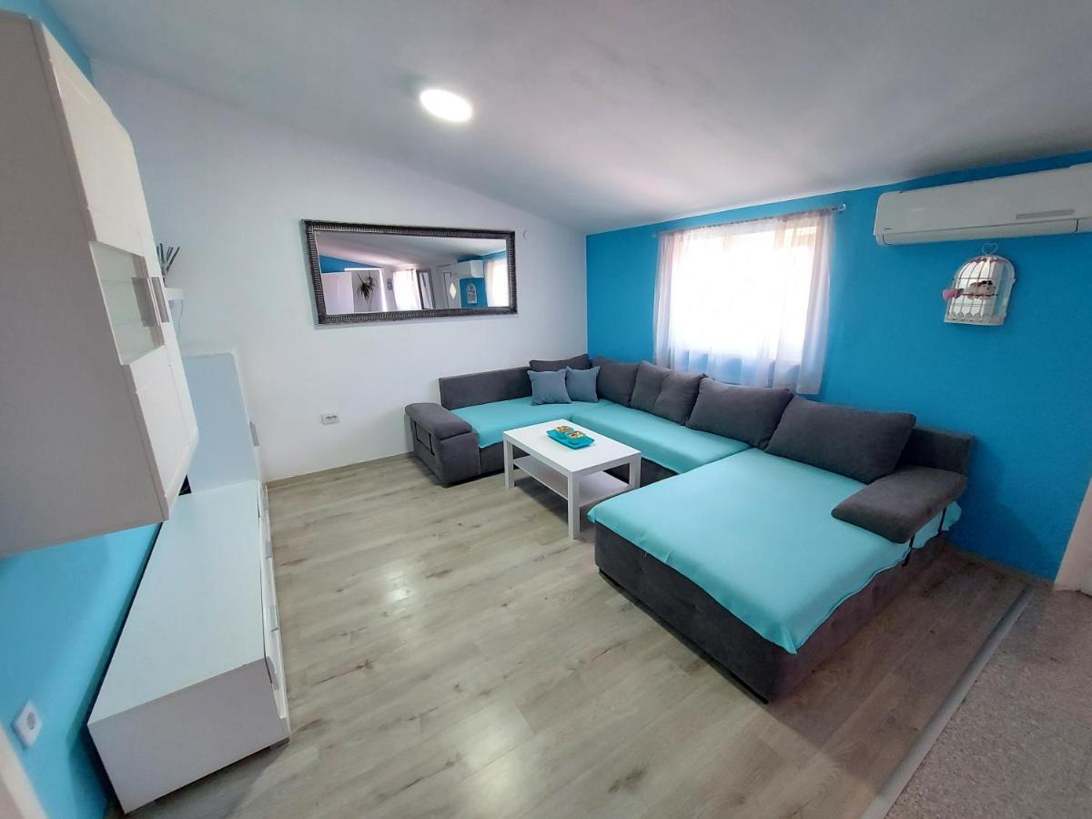 Apartament Apartman Ana Štinjan Zewnętrze zdjęcie