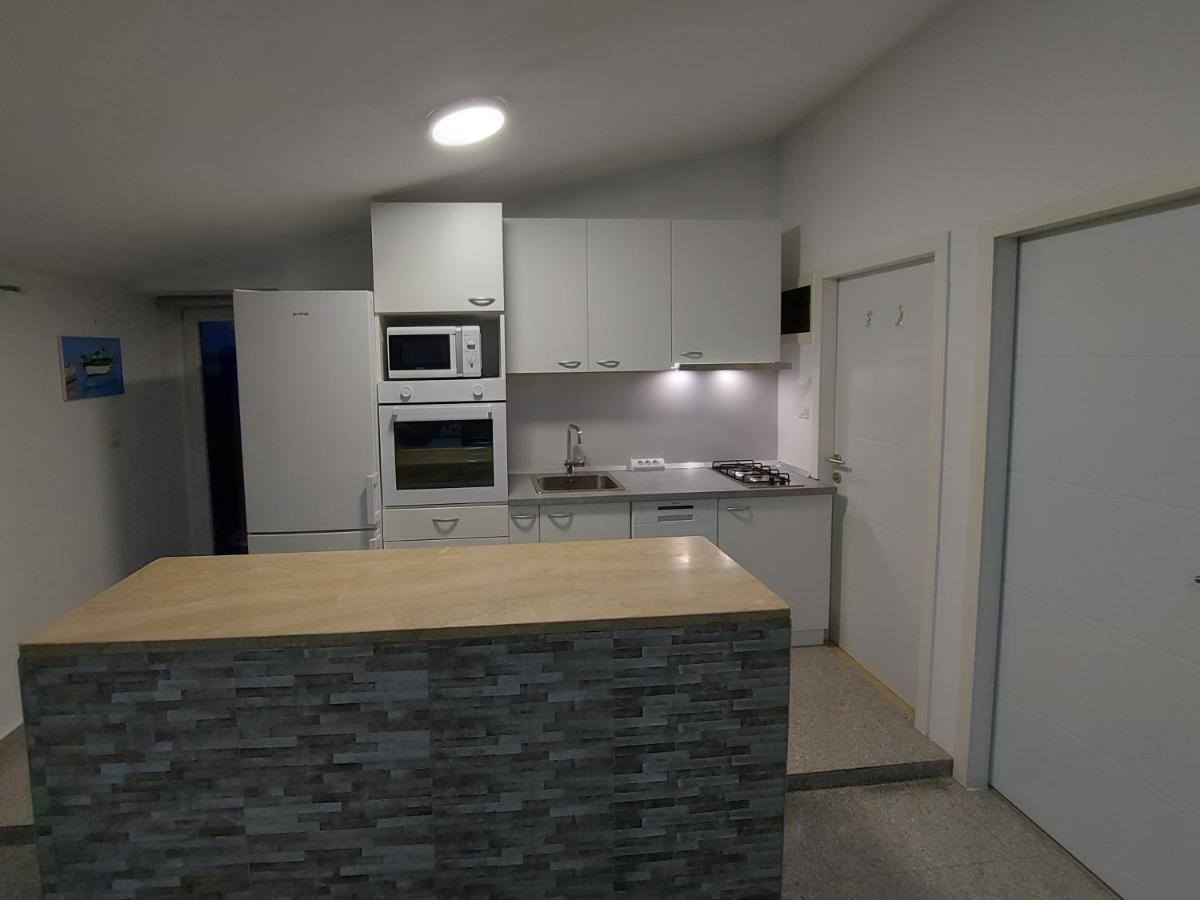 Apartament Apartman Ana Štinjan Zewnętrze zdjęcie