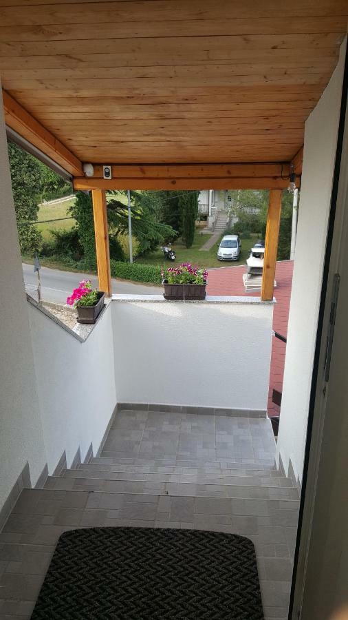 Apartament Apartman Ana Štinjan Zewnętrze zdjęcie